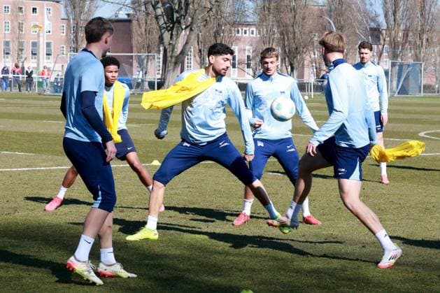 DEU, DFL, 2. FBL Hertha BSC, Training, 20.03.2025, Sportforum, Berlin, DEU, DFL, 2. FBL Hertha BSC, Training, im Bild Andreas Bouchalakis (Hertha BSC Berlin 5), Michael Cuisance (Hertha BSC Berlin 27), Marten Winkler (Hertha BSC Berlin 22) DFL - regulations prohibit any use of Photographs as image sequences and or quasi-video Foto: Juergen Engler nordphoto GmbH