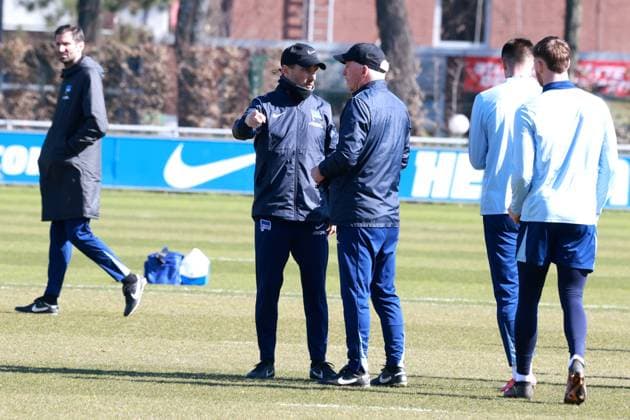 DEU, DFL, 2. FBL Hertha BSC, Training, 20.03.2025, Sportforum, Berlin, DEU, DFL, 2. FBL Hertha BSC, Training, im Bild Cheftrainer Stefan Leitl (Hertha BSC Berlin), Co-Trainer, Armin Reutershahn (Hertha BSC Berlin) DFL - regulations prohibit any use of Photographs as image sequences and or quasi-video Foto: Juergen Engler nordphoto GmbH