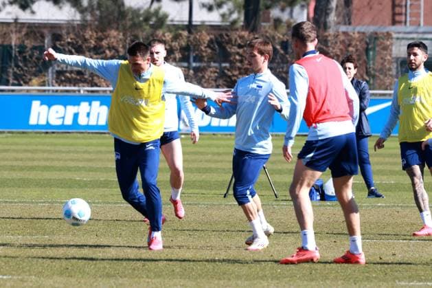 DEU, DFL, 2. FBL Hertha BSC, Training, 20.03.2025, Sportforum, Berlin, DEU, DFL, 2. FBL Hertha BSC, Training, im Bild Smail Prevljak (Hertha BSC Berlin 9), Michal Karbownik (Hertha BSC Berlin 33) DFL - regulations prohibit any use of Photographs as image sequences and or quasi-video Foto: Juergen Engler nordphoto GmbH