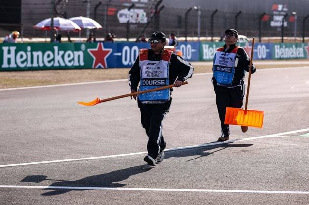 F1 - CHINESE GRAND PRIX 2025 marshall, commissaire de piste, marshal, marshalls, marshals during the Formula 1 Heineken Chinese Grand Prix 2025, 2nd round of the 2025 FIA Formula One World Championship, WM, Weltmeisterschaft from March 21 to 23, 2025 on the Shanghai International Circuit, in Shanghai, China - ShanghaiChina Copyright: xEricxAlonsox
