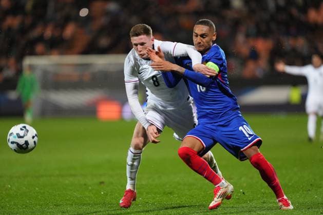 Elliot Anderson of England battles with Enzo Millot of France France U21, U 21 v England U21, International Friendly, Länderspiel, Nationalmannschaft Football, Stade du Moustoir, Lorient, France - 21 Mar 2025 EDITORIAL USE ONLY No use with unauthorised audio, video, data, fixture lists, club league logos or live services. Online in-match use limited to 120 images, no video emulation. No use in betting, games or single club league player publications. Copyright: xDavexWinter Shutterstockx 15215626bh