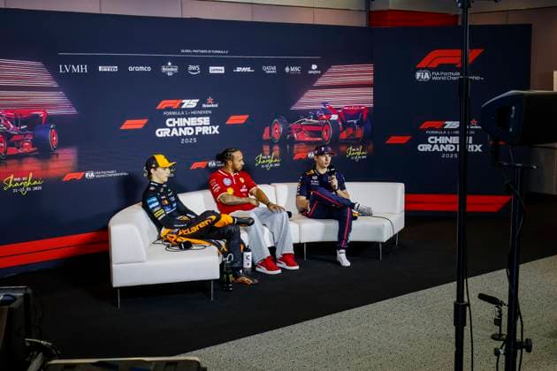 F1 - CHINESE GRAND PRIX 2025 HAMILTON Lewis (gbr), Scuderia Ferrari SF-25, PIASTRI Oscar (aus), McLaren F1 Team MCL39, VERSTAPPEN Max (ned), Red Bull Racing RB21, portrait, press conference, PK, Pressekonferenz during the Formula 1 Heineken Chinese Grand Prix 2025, 2nd round of the 2025 FIA Formula One World Championship, WM, Weltmeisterschaft from March 21 to 23, 2025 on the Shanghai International Circuit, in Shanghai, China - ShanghaiChina Copyright: xJavierxJimenezx
