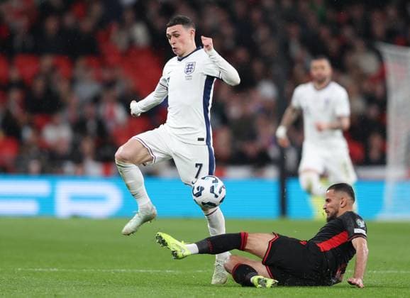 - England v Albania, FIFA World Cup, WM, Weltmeisterschaft, Fussball 2026 European Qualifier, Group K, Wembley Stadium, London, UK - 21st March 2025. Phil Foden of England battles for the ball. - England v Albania, FIFA World Cup 2026 European Qualifier, Group K, Wembley Stadium, London, UK - 21st March 2025. Daniel Weir Crystal Pix London Wembley Stadium UK Copyright: xDanxWeirx CP_England_Albania_135