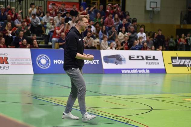 Freude, Jubel bei Jan Scheuermann (TV Rottenburg, Trainer) nach einem gewonnenen Punkt TV Rottenburg vs. Barock Volleys Ludwigsburg, Volleyball, 2. Bundesliga Sued, 24. Spieltag, Saison 2024 2025, 22.03.2025, TV Rottenburg vs. Barock Volleys Ludwigsburg, Volleyball, 2. Bundesliga Sued, 24. Spieltag, Saison 2024 2025, 22.03.2025 Rottenburg Copyright: xEibner-Pressefoto RalphxKunzex EP_RKE