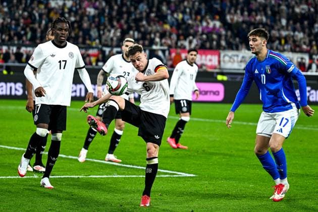 Joshua Kimmich (Deutschland, 06) am Ball, Yann Bisseck (Deutschland, 17), Matteo Ruggeri (Italien 17), GER, Deutschland (GER) vs Italien (ITA), Fussball, UEFA Nations League Viertelfinale Runde 2, 23.03.2025. GER, Deutschland (GER) vs Italien (ITA), Fussball Laenderspiel, UEFA Nations League Viertelfinale Runde2, 2024 2025, 23.03.2025. Dortmund Copyright: xEibner-Pressefoto FlorianxWiegandx EP_FWD
