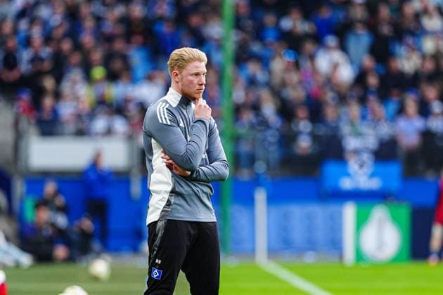 Marwin Bolz (Hamburger SV, Trainer) GER, Hamburger SV vs. SV Werder Bremen, Fussball, Frauen, DFB-Pokal, Halbfinale, Saison 2024 2025, 23.03.2025 GER, Hamburger SV vs. SV Werder Bremen, Fussball, Frauen, DFB-Pokal, Halbfinale, Saison 2024 2025, 23.03.2025 Hamburg Copyright: xEibner-Pressefoto MarcelxvonxFehrnx EP_MFN
