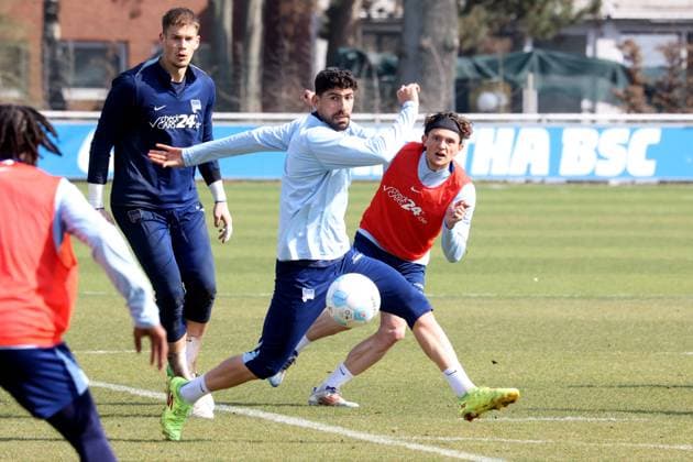 DEU, DFL, 2. FBL Hertha BSC, Training, 24.03.2025, Sportforum, Berlin, DEU, DFL, 2. FBL Hertha BSC, Training, im Bild Fabian Reese (Hertha BSC Berlin 11), Andreas Bouchalakis (Hertha BSC Berlin 5), DFL - regulations prohibit any use of Photographs as image sequences and or quasi-video Foto: Juergen Engler nordphoto GmbH
