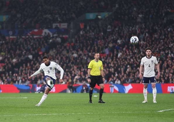 London, England, 24th March 2025. Reece James of England scores the first goal from a free kick during the FIFA World Cup, WM, Weltmeisterschaft, Fussball European Qualifying match at Wembley Stadium, London. Picture credit should read: David Klein Sportimage EDITORIAL USE ONLY. No use with unauthorised audio, video, data, fixture lists, club league logos or live services. Online in-match use limited to 120 images, no video emulation. No use in betting, games or single club league player publications. SPI_040_DK_England_Latvia SPI-3762-0040