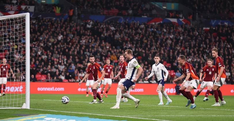 London, England, 24th March 2025. Harry Kane of England scores the second goal during the FIFA World Cup, WM, Weltmeisterschaft, Fussball European Qualifying match at Wembley Stadium, London. Picture credit should read: David Klein Sportimage EDITORIAL USE ONLY. No use with unauthorised audio, video, data, fixture lists, club league logos or live services. Online in-match use limited to 120 images, no video emulation. No use in betting, games or single club league player publications. SPI_047_DK_England_Latvia SPI-3762-0047