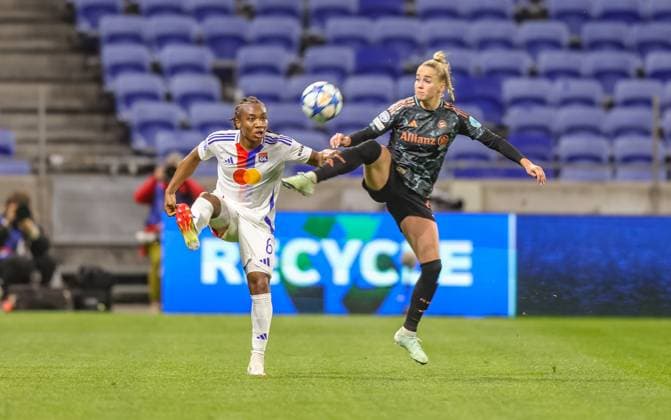 FRA, Lyon, Olympique Lyon vs FC Bayern München, Women s Champions League, Fussball, UEFA, Spielzeit 2024 2025, Groupama Stadium, Viertelfinale, im Bild v.l.: Melchie Dumornay (Olympique Lyon 6), Giulia Gwinn (FC Bayern München Frauen 7) DFB DFL REGULATIONS PROHIBIT ANY USE OF PHOTOGRAPHS AS IMAGE SEQUENCES AND OR QUASI-VIDEO, 26.03.2025, Copyright: HMBxMedia HendrikxHamelau