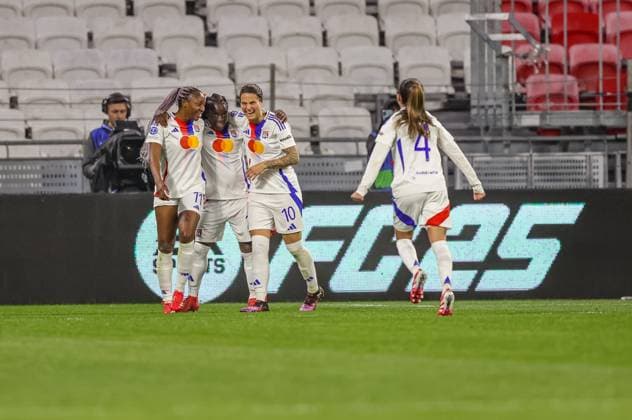 FRA, Lyon, Olympique Lyon vs FC Bayern München, Women s Champions League, Fussball, UEFA, Spielzeit 2024 2025, Groupama Stadium, Viertelfinale, im Bild: Olympique Lyon jubelt über das Tor zum 2:1 DFB DFL REGULATIONS PROHIBIT ANY USE OF PHOTOGRAPHS AS IMAGE SEQUENCES AND OR QUASI-VIDEO, 26.03.2025, Copyright: HMBxMedia HendrikxHamelau