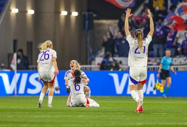 FRA, Lyon, Olympique Lyon vs FC Bayern München, Women s Champions League, Fussball, UEFA, Spielzeit 2024 2025, Groupama Stadium, Viertelfinale, im Bild: Olympique Lyon jubelt über das Tor zum 2:1 DFB DFL REGULATIONS PROHIBIT ANY USE OF PHOTOGRAPHS AS IMAGE SEQUENCES AND OR QUASI-VIDEO, 26.03.2025, Copyright: HMBxMedia HendrikxHamelau