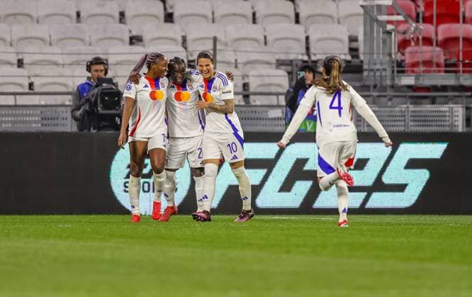 FRA, Lyon, Olympique Lyon vs FC Bayern München, Women s Champions League, Fussball, UEFA, Spielzeit 2024 2025, Groupama Stadium, Viertelfinale, im Bild: Olympique Lyon jubelt über das Tor zum 2:1 DFB DFL REGULATIONS PROHIBIT ANY USE OF PHOTOGRAPHS AS IMAGE SEQUENCES AND OR QUASI-VIDEO, 26.03.2025, Copyright: HMBxMedia HendrikxHamelau