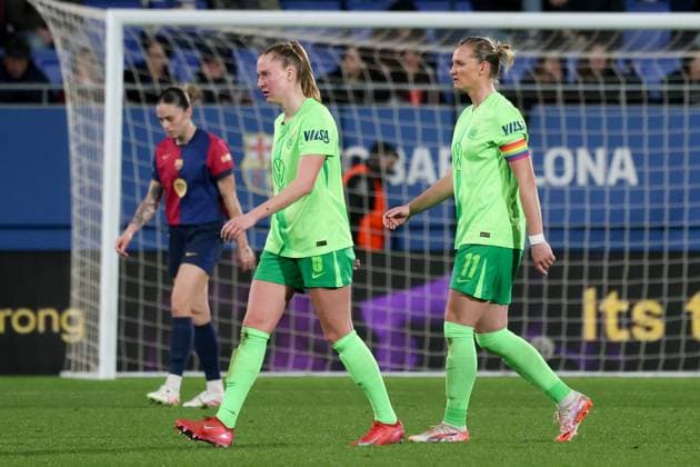 Janina Minge und Alex Popp Wolfsbvurg 6 und 11), ESP, FC Barcelona, Barca - VfL Wolfsburg, Fussball, Champions-League der Frauen, Viertelfinale, Rueckspiel, Saison 2024 2025, 27.03.2025 ESP, FC Barcelona - VfL Wolfsburg, Fussball, Champions-League der Frauen, Viertelfinale, Rueckspiel, Saison 2024 2025, 27.03.2025 Barcelona Copyright: xEibner-Pressefoto JoergxNiebergax EP_JNL