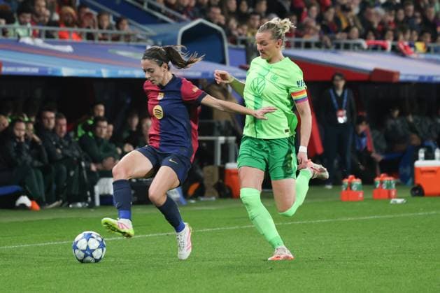 Aitana Bonmati (Barcelona 14), Alexandra Popp (Wolfsburg 11), ESP, FC Barcelona, Barca - VfL Wolfsburg, Fussball, Champions-League der Frauen, Viertelfinale, Rueckspiel, Saison 2024 2025, 27.03.2025 ESP, FC Barcelona - VfL Wolfsburg, Fussball, Champions-League der Frauen, Viertelfinale, Rueckspiel, Saison 2024 2025, 27.03.2025 Barcelona Copyright: xEibner-Pressefoto JoergxNiebergax EP_JNL