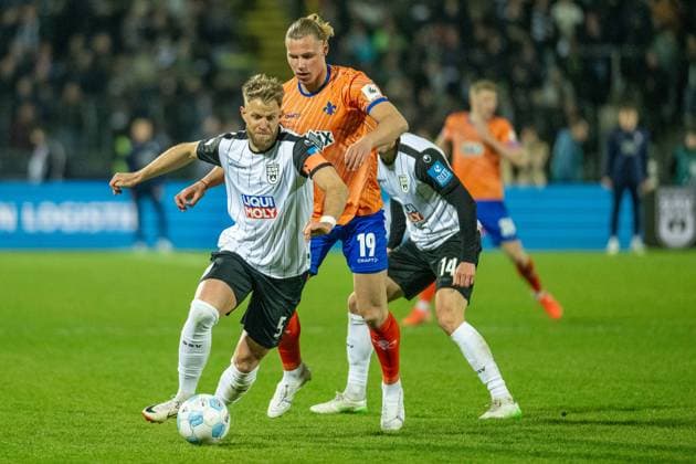 Lucas Roeser (SSV Ulm 1846 Fussball, 09), Fynn-Luca Lakenmacher (SV Darmstadt 98, 19), Denis Dressel (SSV Ulm 1846 Fussball, 14), GER, SSV Ulm 1846 Fussball vs. Darmstadt 98, Fussball, 2. Bundesliga, 27. Spieltag, Spielzeit 2024 2025, 28.03.2025, DFL DFB REGULATIONS PROHIBIT ANY USE OF PHOTOGRAPHS AS IMAGE SEQUENCES AND OR QUASI-VIDEO, Eibner-Pressefoto Sascha Walther GER, SSV Ulm 1846 Fussball vs. Darmstadt 98, Fussball, 2. Bundesliga, 27. Spieltag, Spielzeit 2024 2025, 28.03.2025 Ulm