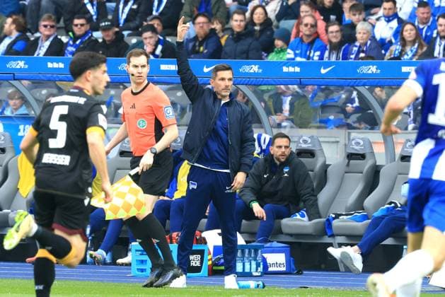 DEU, DFL, 2. FBL, Hertha BSC vs. Karlsruher SC, 29.03.2025, Berliner Olympiastadion, Berlin, DEU, DFL, 2. FBL, Hertha BSC vs. Karlsruher SC, im Bild Cheftrainer Stefan Leitl (Hertha BSC Berlin), DFL - regulations prohibit any use of Photographs as image sequences and or quasi-video Foto: Juergen Engler nordphoto GmbH