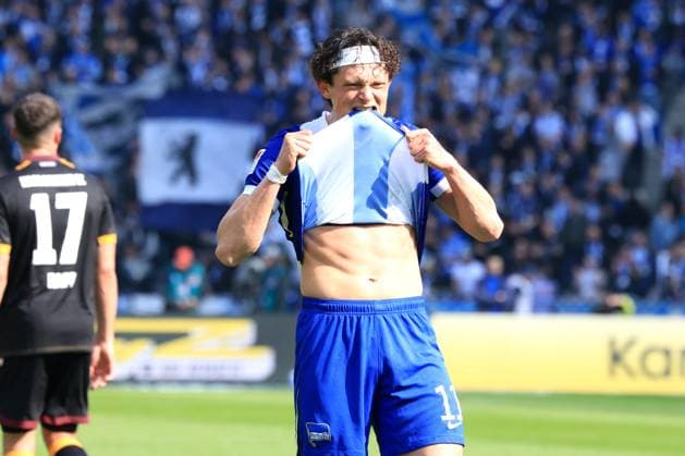 DEU, DFL, 2. FBL, Hertha BSC vs. Karlsruher SC, 29.03.2025, Berliner Olympiastadion, Berlin, DEU, DFL, 2. FBL, Hertha BSC vs. Karlsruher SC, im Bild Fabian Reese (Hertha BSC Berlin 11) DFL - regulations prohibit any use of Photographs as image sequences and or quasi-video Foto: Juergen Engler nordphoto GmbH