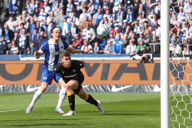29.03.2025, xtgx, Fussball 2. Bundesliga, Hertha BSC Berlin - Karlsruher SC emspor, v.l. Fabian Reese (Hertha, 11) schiesst Tor, schießt, Torschuetze, erzielt Tor, Treffer, scores the goal 2:0 (DFL DFB REGULATIONS PROHIBIT ANY USE OF PHOTOGRAPHS as IMAGE SEQUENCES and or QUASI-VIDEO) Berlin