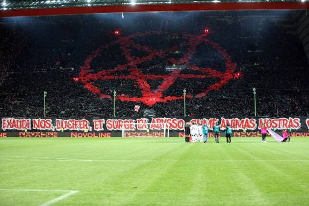 29.03.2025, xrekx, Fussball 2.Bundesliga, 1.FC Kaiserslautern - Fortuna Duesseldorf v.l. FCK Fans ,Stimmung, Schals, Trikot, Fahne, Banner, Ultras, Zuschauer, Besucher, Choreo, Choreografie, atmosphere, spectators, Visitors (DFL DFB REGULATIONS PROHIBIT ANY USE OF PHOTOGRAPHS as IMAGE SEQUENCES and or QUASI-VIDEO) Kaiserslautern