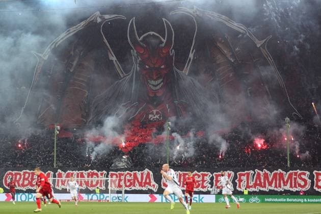 29.03.2025, xrekx, Fussball 2.Bundesliga, 1.FC Kaiserslautern - Fortuna Duesseldorf v.l. FCK Fans ,Stimmung, Schals, Trikot, Fahne, Banner, Ultras, Zuschauer, Besucher, Choreo, Choreografie, atmosphere, spectators, Visitors (DFL DFB REGULATIONS PROHIBIT ANY USE OF PHOTOGRAPHS as IMAGE SEQUENCES and or QUASI-VIDEO) Kaiserslautern
