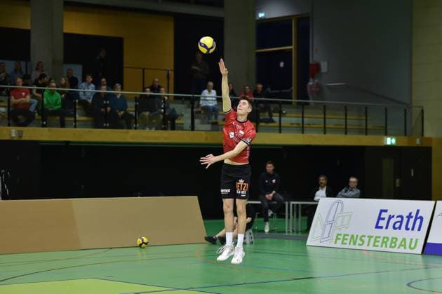 Aufschlag Maik Trautmann (TV Rottenburg, 06) TV Rottenburg vs. CERATONIA Volleys Eltmann, Volleyball, 2. Bundesliga Sued, 24. Spieltag, Saison 2024 2025, 29.03.2025, TV Rottenburg vs. CERATONIA Volleys Eltmann, Volleyball, 2. Bundesliga Sued, 24. Spieltag, Saison 2024 2025, 29.03.2025 Rottenburg Copyright: xEibner-Pressefoto RalphxKunzex EP_RKE