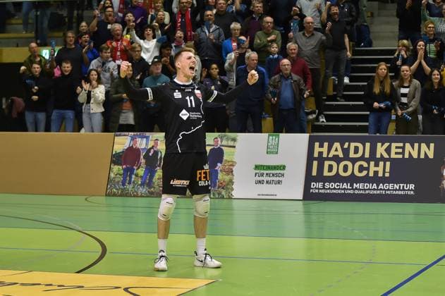 Kapitaen Robin Leber (TV Rottenburg, 11) laesst die Freude raus nach dem hart erkaempften 3:1 Sieg TV Rottenburg vs. CERATONIA Volleys Eltmann, Volleyball, 2. Bundesliga Sued, 24. Spieltag, Saison 2024 2025, 29.03.2025, TV Rottenburg vs. CERATONIA Volleys Eltmann, Volleyball, 2. Bundesliga Sued, 24. Spieltag, Saison 2024 2025, 29.03.2025 Rottenburg Copyright: xEibner-Pressefoto RalphxKunzex EP_RKE