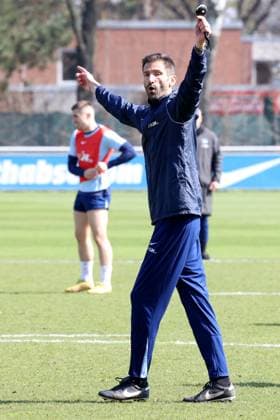 DEU, DFL, 2. FBL Hertha BSC, Training, 02.04.2025, Sportforum, Berlin, DEU, DFL, 2. FBL Hertha BSC, Training, im Bild Co-Trainer Andre Mijatovic (Hertha BSC Berlin) DFL - regulations prohibit any use of Photographs as image sequences and or quasi-video Foto: Juergen Engler nordphoto GmbH