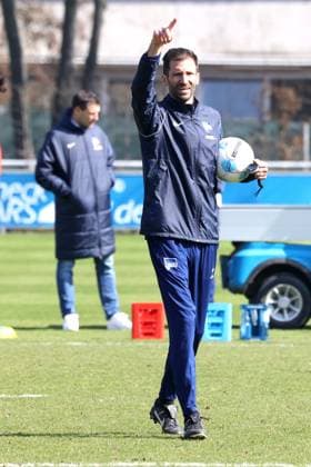 DEU, DFL, 2. FBL Hertha BSC, Training, 02.04.2025, Sportforum, Berlin, DEU, DFL, 2. FBL Hertha BSC, Training, im Bild Co-Trainer Andre Mijatovic (Hertha BSC Berlin) DFL - regulations prohibit any use of Photographs as image sequences and or quasi-video Foto: Juergen Engler nordphoto GmbH