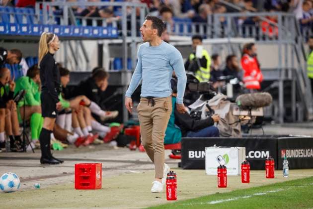 Christian Eichner (Karlsruher SC, Trainer) , Deutschland, Fussball, 2. Bundesliga, .Spieltag, 2024 2025, Karlsruher SC vs. Hannover 96, 04.04.2025, BBBank Wildpark, Karlsruhe, Deutschland DFL REGULATIONS PROHIBIT ANY USE OF PHOTOGRAPHS AS IMAGE SEQUENCES AND OR QUASI-VIDEO. Karlsruhe BBBank Wildpark Baden-Württemberg Deutschland