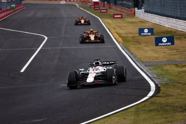 F1 - JAPANESE GRAND PRIX 2025 01 VERSTAPPEN Max (nld), Red Bull Racing RB21, 04 NORRIS Lando (gbr), McLaren F1 Team MCL39, 81 PIASTRI Oscar (aus), McLaren F1 Team MCL39, action during the Formula 1 Lenovo Japanese Grand Prix 2025, 3rd round of the 2025 FIA Formula One World Championship, WM, Weltmeisterschaft from April 4 to 6, 2025 on the Suzuka Circuit, in Suzuka, Japan - SuzukaJapan Copyright: xFLORENTxGOODENx