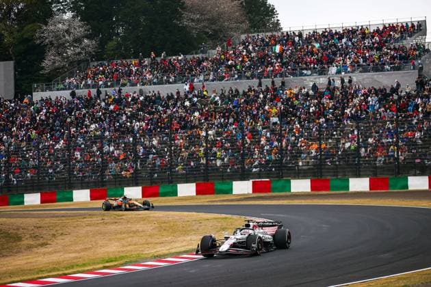 F1 - JAPANESE GRAND PRIX 2025 01 VERSTAPPEN Max (nld), Red Bull Racing RB21, action and 04 NORRIS Lando (gbr), McLaren F1 Team MCL39, action during the Formula 1 Lenovo Japanese Grand Prix 2025, 3rd round of the 2025 FIA Formula One World Championship, WM, Weltmeisterschaft from April 4 to 6, 2025 on the Suzuka Circuit, in Suzuka, Japan - SuzukaJapan Copyright: xEricxAlonsox