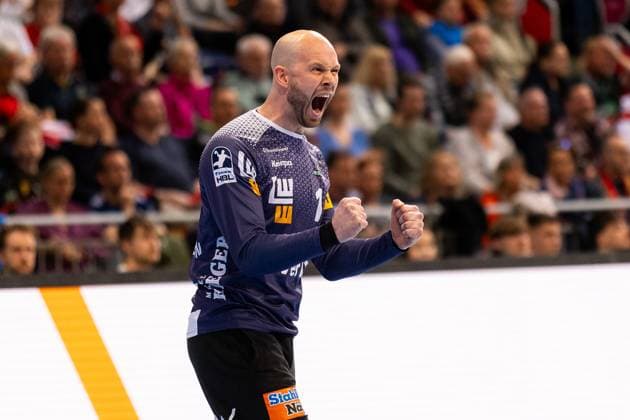 Bart RAVENSBERGEN (FRISCH AUF! Goeppingen, 01) jubelt freut sich, Jubel, Emotion, Freude, Begeisterung, positive Emotionen TSV Hannover-Burgdorf (HAN) vs. FRISCH AUF! Goeppingen (FAG), Handball, Maenner, Daikin Handball Bundesliga (HBL), 25. Spieltag, Spielzeit 2024 2025, 06.04.2025 TSV Hannover-Burgdorf (HAN) vs. FRISCH AUF! Goeppingen (FAG), Handball, Maenner, Daikin Handball Bundesliga (HBL), 25. Spieltag, Spielzeit 2024 2025, 06.04.2025 Hannover Copyright: xEibnerxPressefoto OliverxSchmidtx EP_OST