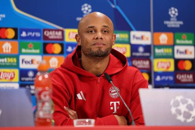 Vincent Kompany (FC Bayern Muenchen, Cheftrainer) bei der Pressekonferenz, GER, Internationale Pressekonferenz, FC Bayern Muenchen, Fussball, UEFA Champions League, Viertelfinale Hinspiel, Saison 2024 2025, 07.04.2025, GER, Internationale Pressekonferenz, FC Bayern Muenchen, Fussball, UEFA Champions League, Viertelfinale Hinspiel, Saison 2024 2025, 07.04.2025 Muenchen Copyright: xEibner-Pressefoto JennixMaulx EP_JML