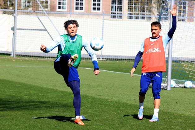 Sport Bilder des Tages DEU, DFL, 2. FBL Hertha BSC, Training, 08.04.2025, Sportforum, Berlin, DEU, DFL, 2. FBL Hertha BSC, Training, im Bild Fabian Reese (Hertha BSC Berlin 11), Michal Karbownik (Hertha BSC Berlin 33) DFL - regulations prohibit any use of Photographs as image sequences and or quasi-video Foto: Juergen Engler nordphoto GmbH
