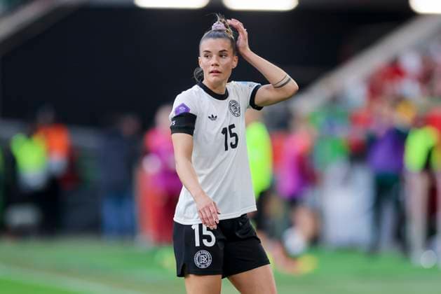 Selina Cerci (Germany) schaut enttaeuscht, UEFA Women s Nations League 2024 25 Grp A1 MD4, Germany and Scotland, VfL Wolfsburg Arena am 08. April 2025 in Wolfsburg, Deutschland. (Foto von Marco Steinbrenner DeFodi Images) Selina Cerci (Germany) looks dejected, UEFA Women s Nations League 2024 25 Grp A1 MD4, Germany and Scotland, VfL Wolfsburg Arena, April 8, 2025 in Wolfsburg, Germany. (Photo by Marco Steinbrenner DeFodi Images)