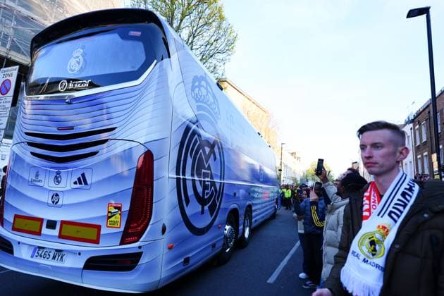 The Real Madrid coach arrives Arsenal v Real Madrid, UEFA Champions League, Quarter Final, First Leg, Football, Emirates Stadium, London, UK - 08 Apr 2025 EDITORIAL USE ONLY No use with unauthorised audio, video, data, fixture lists, club league logos or live services. Online in-match use limited to 120 images, no video emulation. No use in betting, games or single club league player publications. Copyright: xJavierxGarcia Shutterstockx 15243595f
