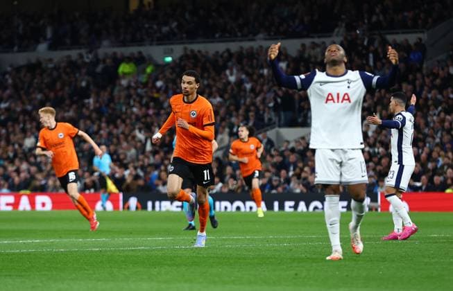 Hugo Ekitike of Eintracht Frankfurt celebrates scoring the opening goal Tottenham Hotspur v Eintracht Frankfurt, UEFA Europa League, Quarter Final, First Leg, Football, Tottenham Hotspur Stadium, London, UK - 10 Apr 2025 EDITORIAL USE ONLY No use with unauthorised audio, video, data, fixture lists, club league logos or live services. Online in-match use limited to 120 images, no video emulation. No use in betting, games or single club league player publications. Copyright: xMichaelxZemanek Shutterstockx 15243632at