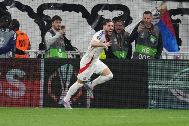 Rayan Cherki of Lyon makes it 2-2 in added time Olympique Lyonnais v Manchester United, ManU UEFA Europa League, Quarter Final, First Leg, Football, Groupama Stadium, Lyon, France - 10 Apr 2025 EDITORIAL USE ONLY No use with unauthorised audio, video, data, fixture lists, club league logos or live services. Online in-match use limited to 120 images, no video emulation. No use in betting, games or single club league player publications. Copyright: xDavexWinter Shutterstockx 15243617cz