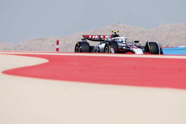Ryo Hirakawa (MoneyGram Haas F1 Team, Japan, 50) im VF-25, BAH, Formel 1 Weltmeisterschaft, Gulf Air Grand Prix von Bahrain, Bahrain International Circuit, Freies Training, Saison 2025, 11.04.2025 BAH, Formel 1 Weltmeisterschaft, Gulf Air Grand Prix von Bahrain, Bahrain International Circuit, Freies Training, Saison 2025, 11.04.2025 Sakhir Copyright: xEibner-Pressefoto Memmlerx EP_MMR