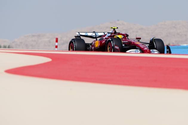 Lewis Hamilton (Scuderia Ferrari HP, Großbritannien, 44) im SF-25, BAH, Formel 1 Weltmeisterschaft, Gulf Air Grand Prix von Bahrain, Bahrain International Circuit, Freies Training, Saison 2025, 11.04.2025 BAH, Formel 1 Weltmeisterschaft, Gulf Air Grand Prix von Bahrain, Bahrain International Circuit, Freies Training, Saison 2025, 11.04.2025 Sakhir Copyright: xEibner-Pressefoto Memmlerx EP_MMR