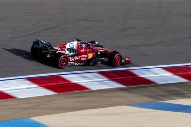 Dino Beganovic (Scuderia Ferrari HP, Schweden, 14) im SF-25, BAH, Formel 1 Weltmeisterschaft, Gulf Air Grand Prix von Bahrain, Bahrain International Circuit, Freies Training, Saison 2025, 11.04.2025 BAH, Formel 1 Weltmeisterschaft, Gulf Air Grand Prix von Bahrain, Bahrain International Circuit, Freies Training, Saison 2025, 11.04.2025 Sakhir Copyright: xEibner-Pressefoto Memmlerx EP_MMR