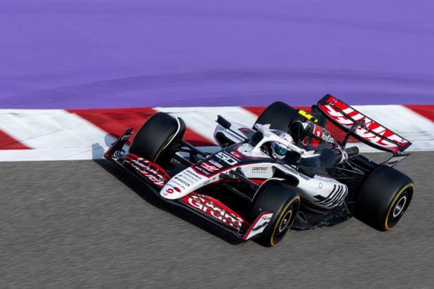 Ryo Hirakawa (MoneyGram Haas F1 Team, Japan, 50) im VF-25, BAH, Formel 1 Weltmeisterschaft, Gulf Air Grand Prix von Bahrain, Bahrain International Circuit, Freies Training, Saison 2025, 11.04.2025 BAH, Formel 1 Weltmeisterschaft, Gulf Air Grand Prix von Bahrain, Bahrain International Circuit, Freies Training, Saison 2025, 11.04.2025 Sakhir Copyright: xEibner-Pressefoto Memmlerx EP_MMR