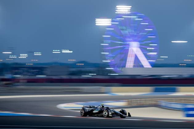 Andrea Kimi Antonelli (Mercedes-AMG Petronas F1 Team, Italien, 12) im F1 W16, dahinter das Riesenrad, BAH, Formel 1 Weltmeisterschaft, Gulf Air Grand Prix von Bahrain, Bahrain International Circuit, Freies Training, Saison 2025, 11.04.2025 BAH, Formel 1 Weltmeisterschaft, Gulf Air Grand Prix von Bahrain, Bahrain International Circuit, Freies Training, Saison 2025, 11.04.2025 Sakhir Copyright: xEibner-Pressefoto Memmlerx EP_MMR