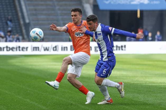 12.04.2025, xtgx, Fussball - 2.Bundesliga, Hertha BSC Berlin - SV Darmstadt 98 emspor, v.l. Sergio Lopez (Darmstadt, 2), Diego Demme (Hertha, 6) Zweikampf, Duell, Kampf, tackle (DFL DFB REGULATIONS PROHIBIT ANY USE OF PHOTOGRAPHS as IMAGE SEQUENCES and or QUASI-VIDEO) Berlin