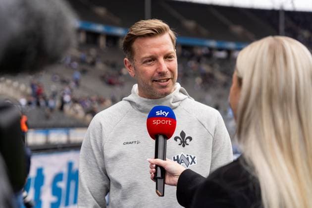 Florian Kohfeldt (SV Darmstadt 98, Cheftrainer) im Interview bei Sky, GER, Hertha BSC Berlin vs. SV Darmstadt 98, Fussball, 2. Bundesliga, 29. Spieltag, Saison 2024 2025, 12.04.2025, DFL REGULATIONS PROHIBIT ANY USE OF PHOTOGRAPHS AS IMAGE SEQUENCES AND OR QUASI-VIDEO, GER, Hertha BSC Berlin vs. SV Darmstadt 98, Fussball, 2. Bundesliga, 29. Spieltag, Saison 2024 2025, 12.04.2025 Berlin