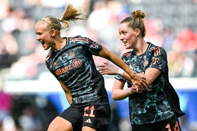 Pernille Harder (FC Bayern München 21) bejubelt das Tor zum 0:3, GER, Eintracht Frankfurt vs. FC Bayern Muenchen, Fussball, Google Pixel Frauen Bundesliga, 19. Spieltag, Saison 2024 2025, 12.04.2025. DFB REGULATIONS PROHIBIT ANY USE OF PHOTOGRAPHS as IMAGE SEQUENCES and or QUASI-VIDEO. GER, Eintracht Frankfurt vs. FC Bayern Muenchen, Fussball, Google Pixel Frauen Bundesliga, 19. Spieltag, Saison 2024 2025, 12.04.2025. Frankfurt Copyright: xEibner-Pressefoto FlorianxWiegandx EP_FWD