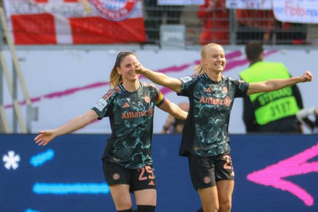 12.04.2025, xusrbx, Fussball Google Pixel Frauen-Bundesliga, Eintracht Frankfurt - FC Bayern Muenchen v.l. Torjubel, Jubel, Freude, Emotionen, Pernille Harder (Bayern Muenchen, 21), in der 48. Spielminute, (DFL DFB REGULATIONS PROHIBIT ANY USE OF PHOTOGRAPHS as IMAGE SEQUENCES and or QUASI-VIDEO) Frankfurt am Main