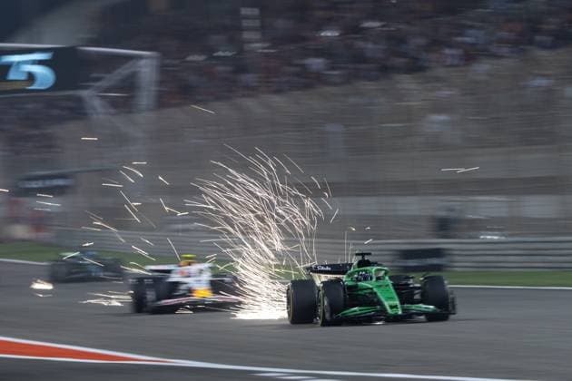 Nico Huelkenberg (Stake F1 Team Kick Sauber, Deutschland, 27) im C45 mit Funken Funkenflug, BAH, Formel 1 Weltmeisterschaft, Gulf Air Grand Prix von Bahrain, Bahrain International Circuit, Rennen, Saison 2025, 13.04.2025 BAH, Formel 1 Weltmeisterschaft, Gulf Air Grand Prix von Bahrain, Bahrain International Circuit, Rennen, Saison 2025, 13.04.2025 Sakhir Copyright: xEibner-Pressefoto Memmlerx EP_MMR