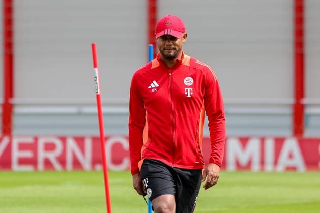 Vincent Kompany (FC Bayern Muenchen, Cheftrainer), GER, Abschlusstraining, FC Bayern Muenchen, Fussball, UEFA Champions League, Viertelfinale Rueckspiel, Saison 2024 2025, 15.04.2025, GER, Abschlusstraining, FC Bayern Muenchen, Fussball, UEFA Champions League, Viertelfinale Rueckspiel, Saison 2024 2025, 15.04.2025 Muenchen Copyright: xEibner-Pressefoto JennixMaulx EP_JML